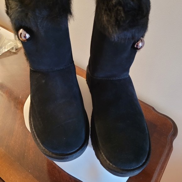 💕Ugg Classic Fluff Pin - Picture 5 of 5